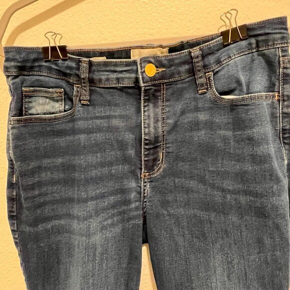 Universal Thread Jeans - Mid Rise Skinny Size 8 - Picture 3 of 8